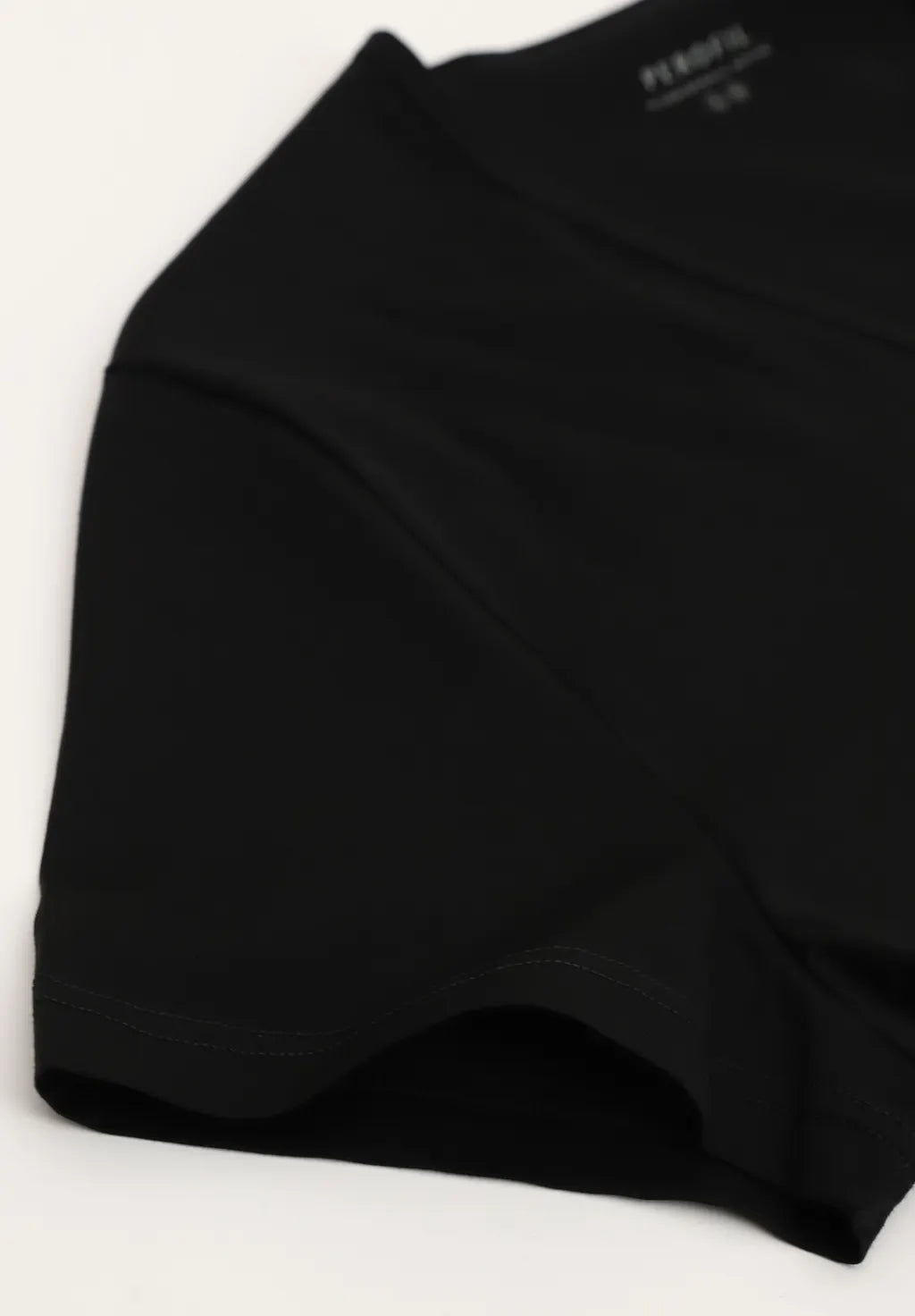 Maglietta Scollo a V in Filo di Scozia Active - Nero - Perofil